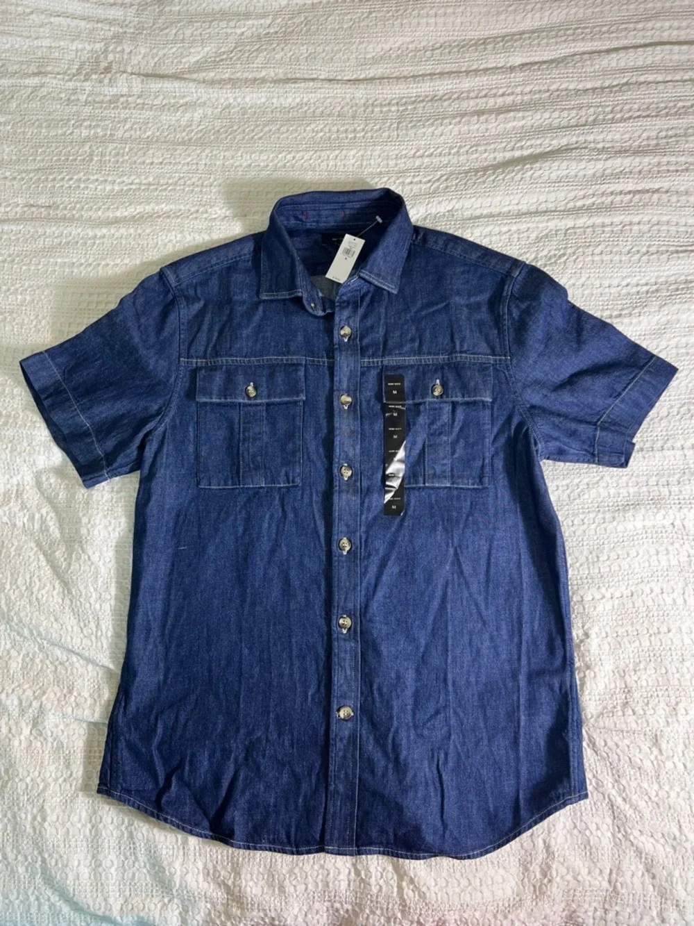 Banana Republic 100% cotton Short-Sleeve Denim Button-Down in Indigo Blue size M